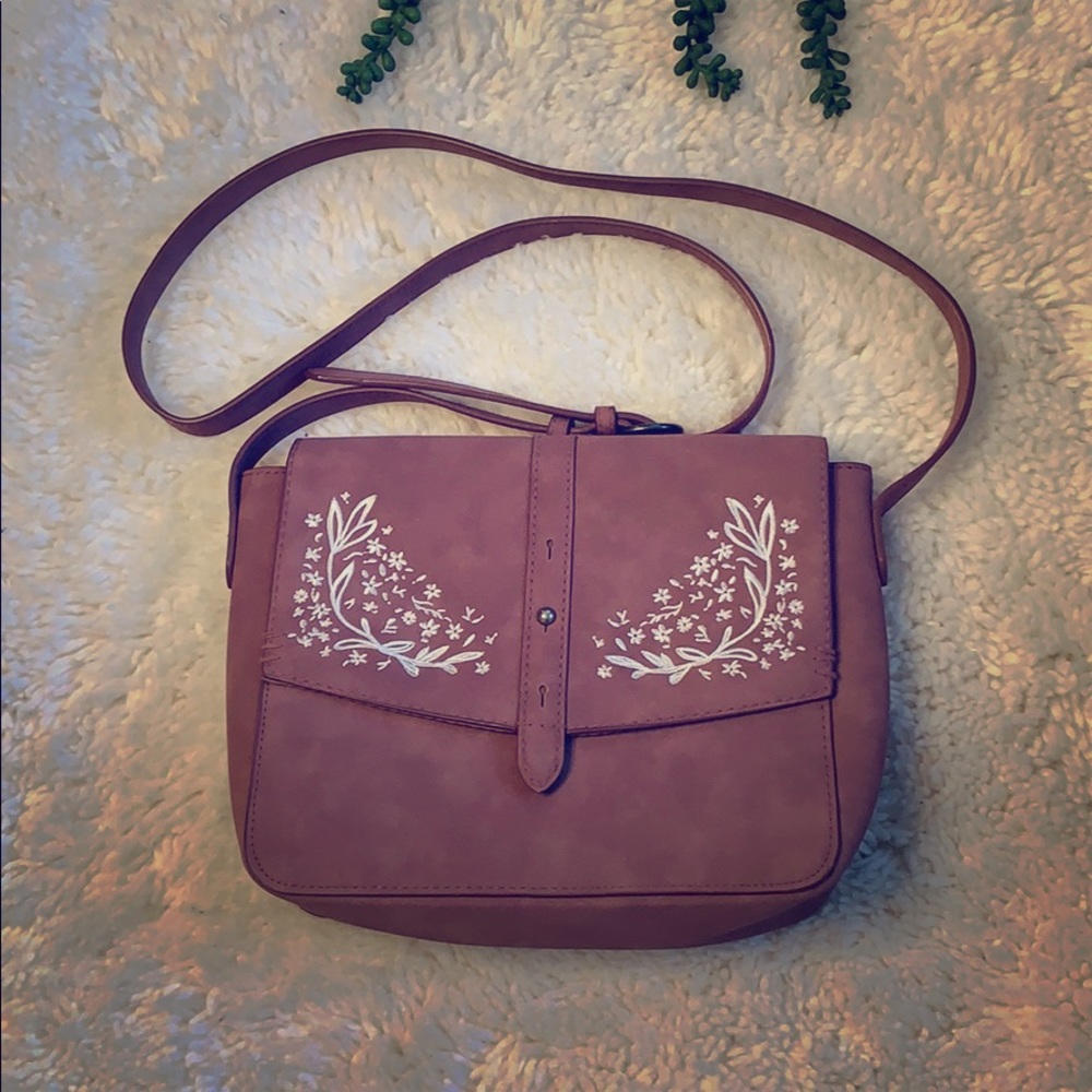Universal Thread Pink Crossbody Bag